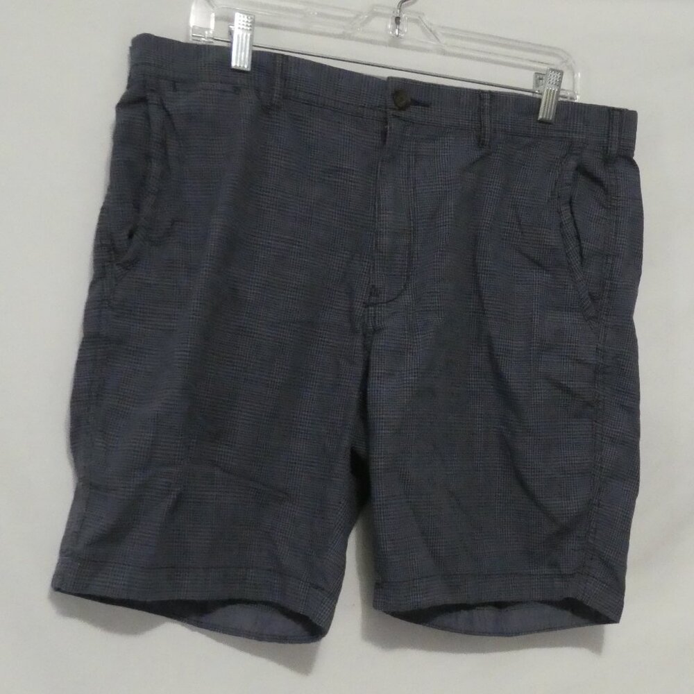 BLACK BROWN | size 36 | Navy Check / Plaid Shorts